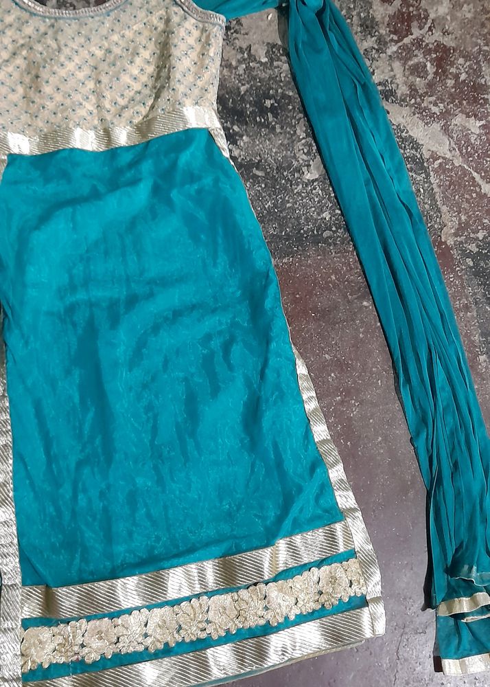 New कुर्ता Set..naiyra Cut Suit