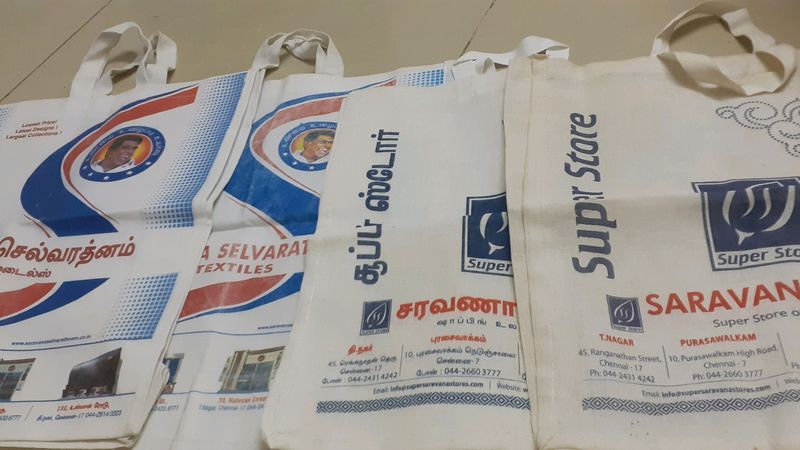 🆕️🆕️4 Big shoppers Bags