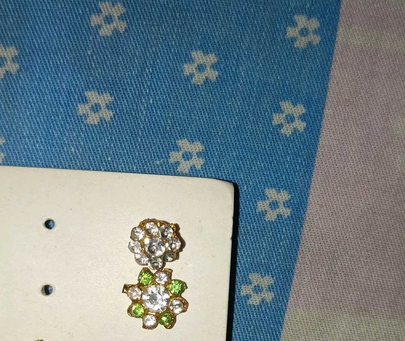 Sparkling Flower Nose Pin
