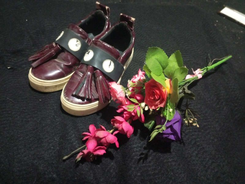Stylish Burgundy Tassel Luffer