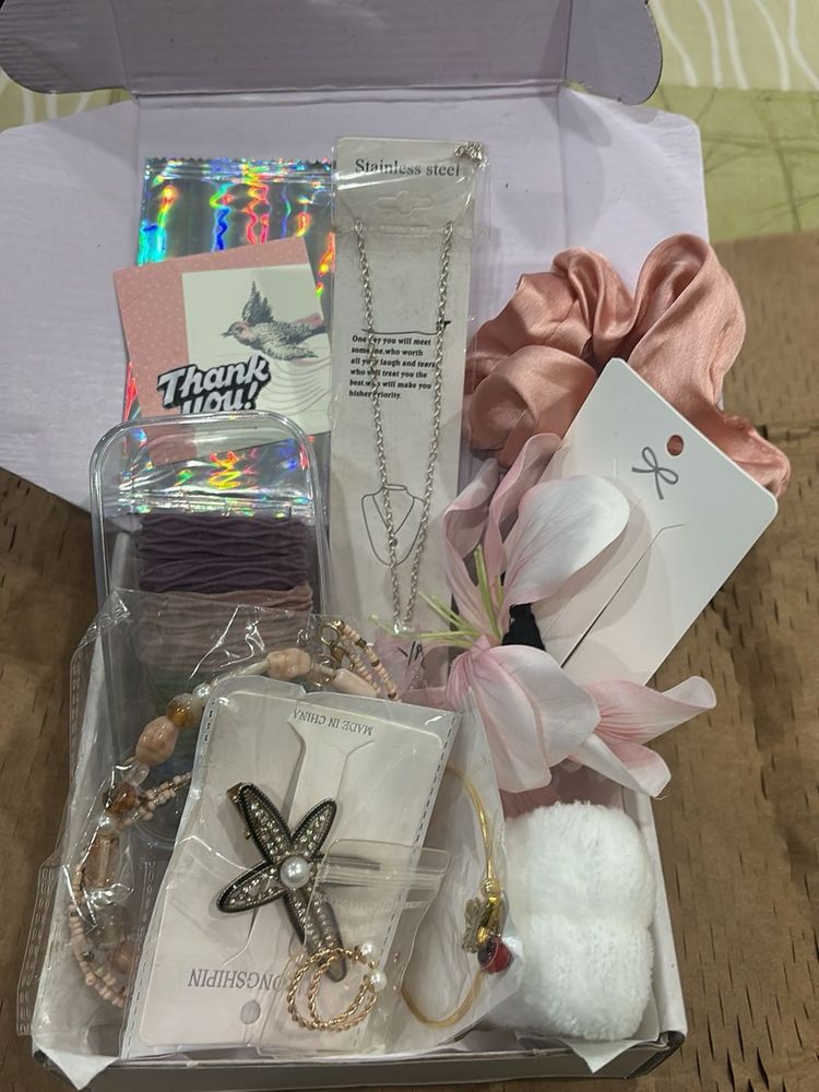hamper Boho Chic Accessory Bundle