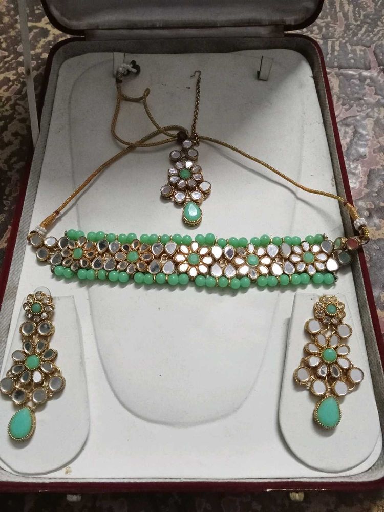Mint Green Kundan Jewelry Set
