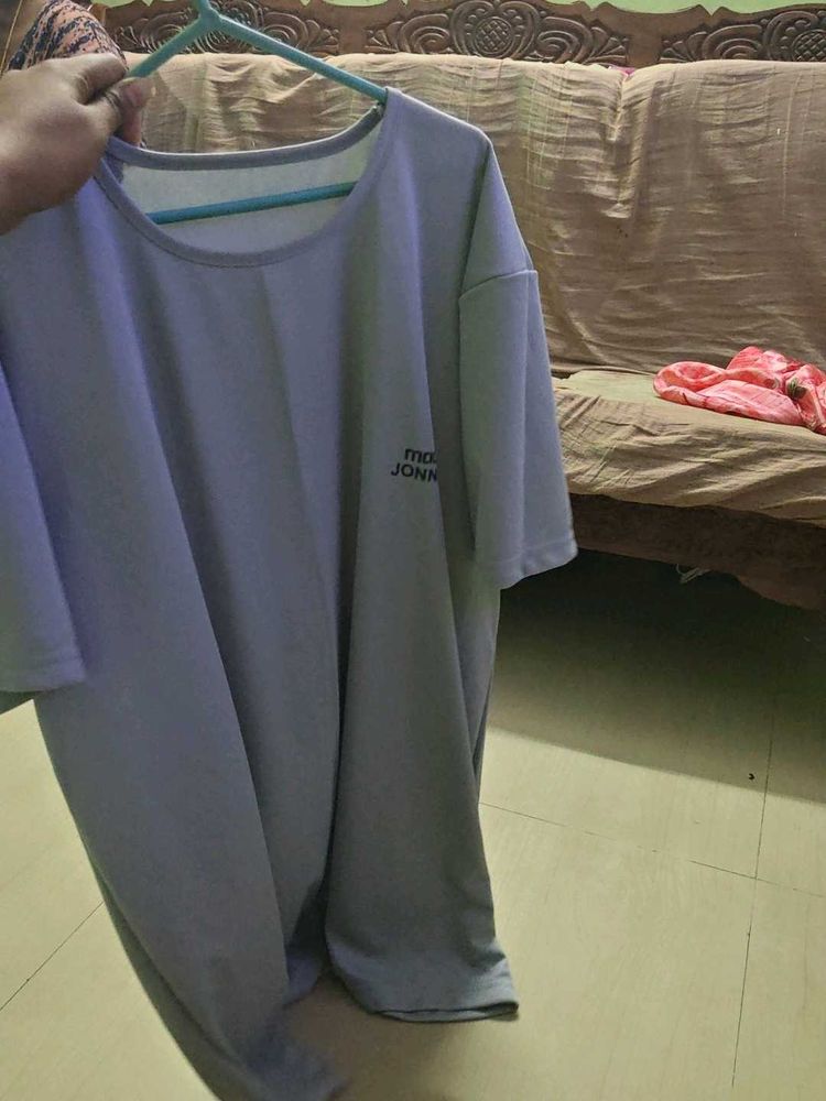 gray plain tshirt