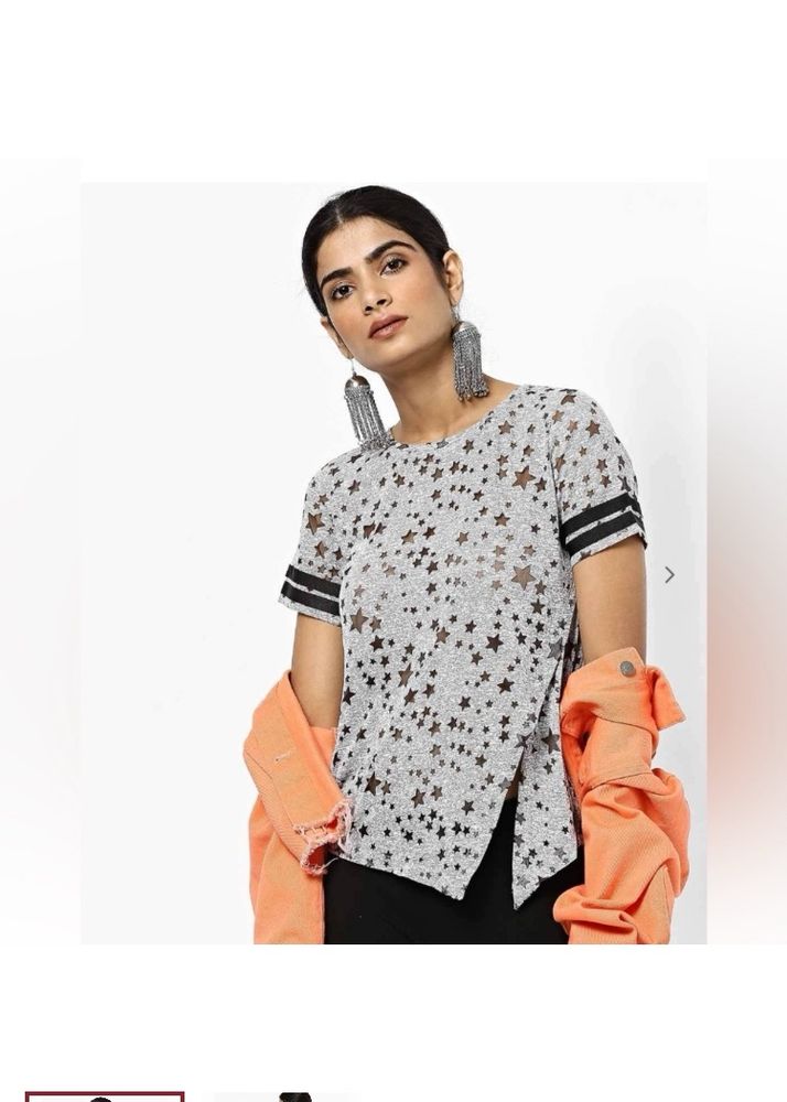 Vero ModaTextured Crew-Neck T-shirt with Panel Sty