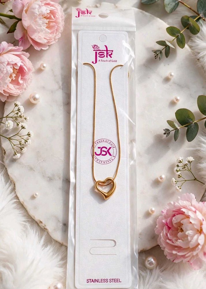 🆕Gold Heart Necklace anti tarnish