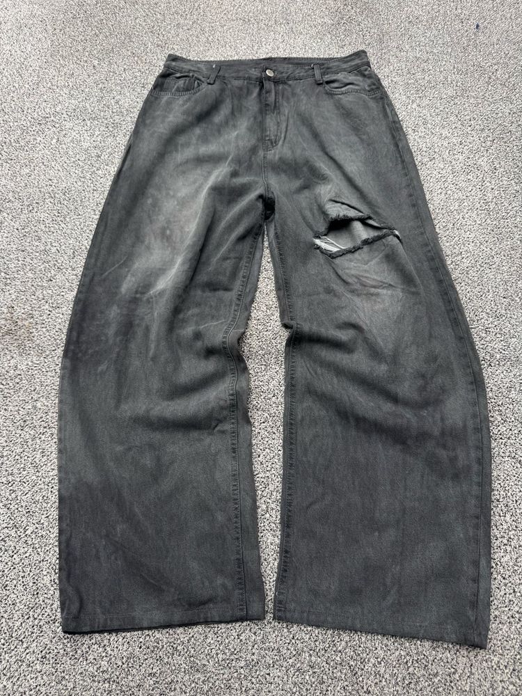 Distressed Wide Leg Jeans