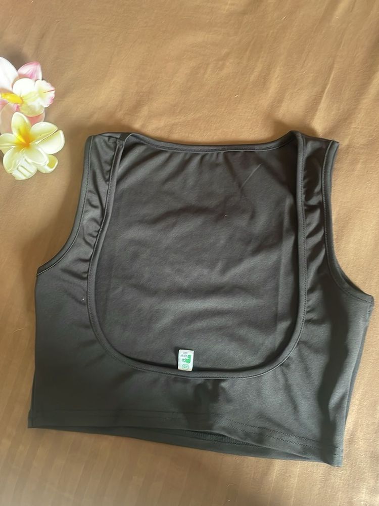 Newme open back croptop