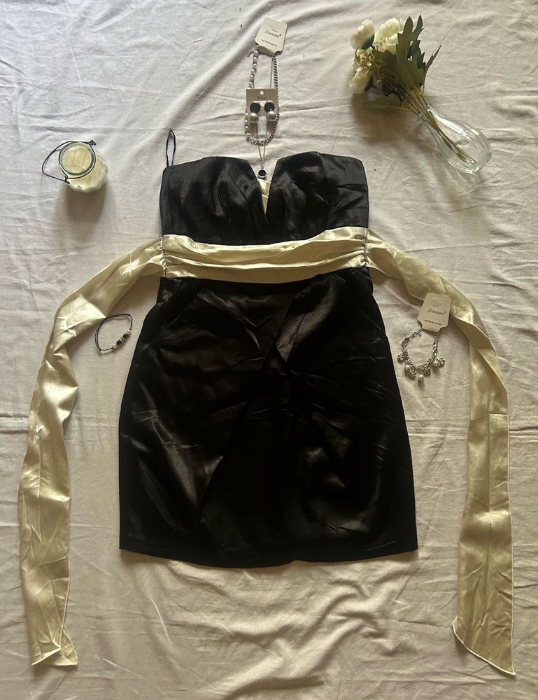 Elegant Black &amp; Gold Strapless Dress