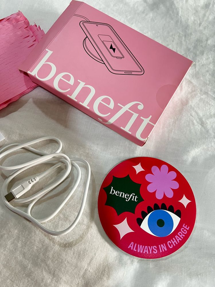 Benefit Wireless Charger  Set