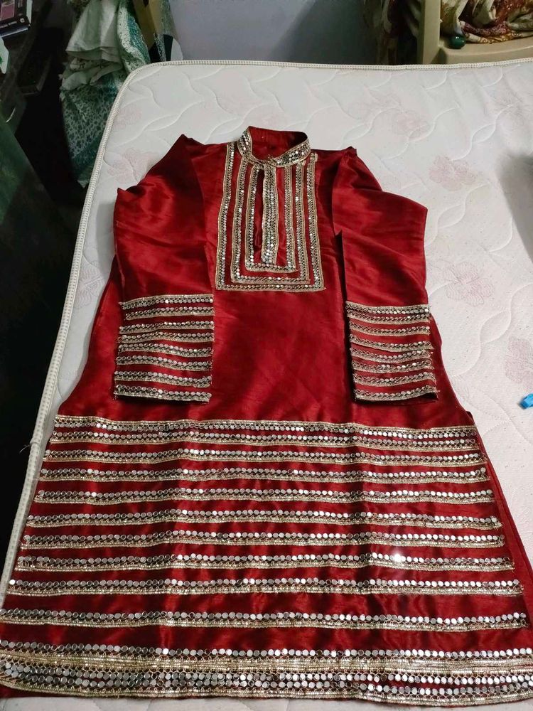 Exquisite Red Embellished Kurta
