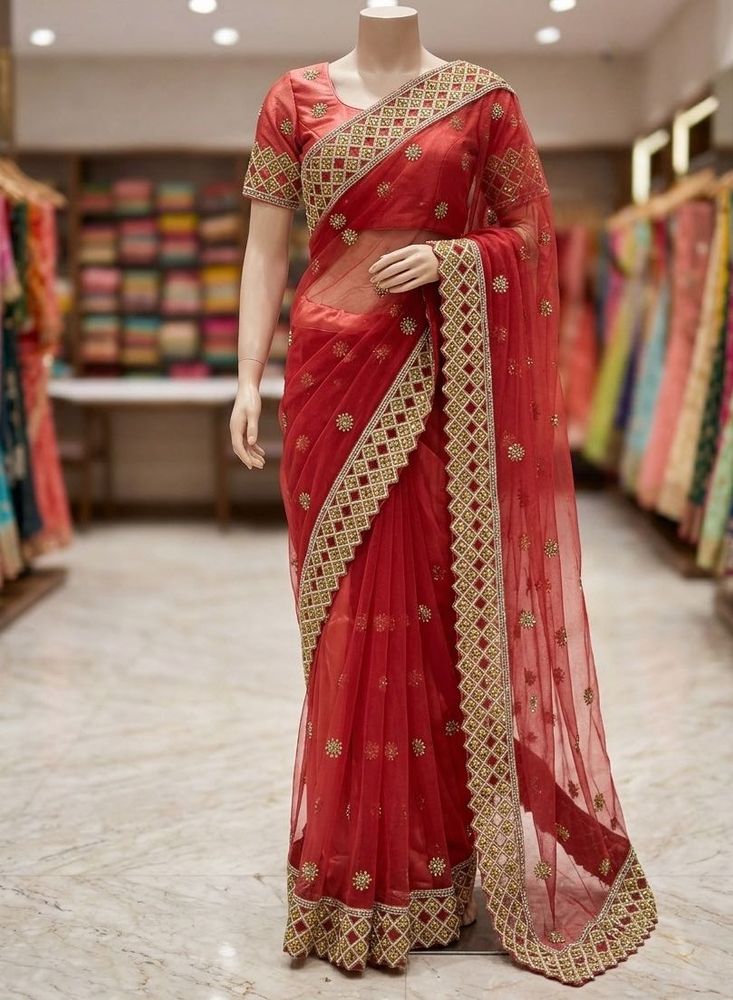 🌸 Ethnic Saree