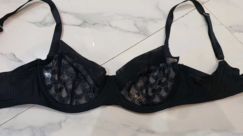 Black Bra 32B