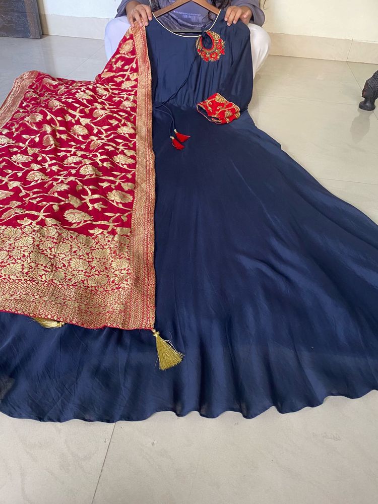 Elegant Navy Blue Gown with Brocade Dupatta