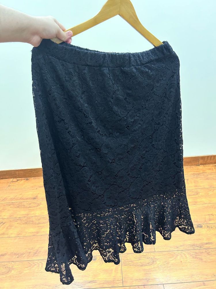 Elegant Black Lace Midi Skirt