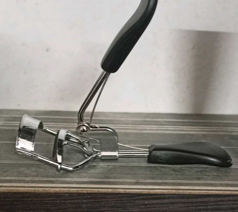 Eyelash Curler