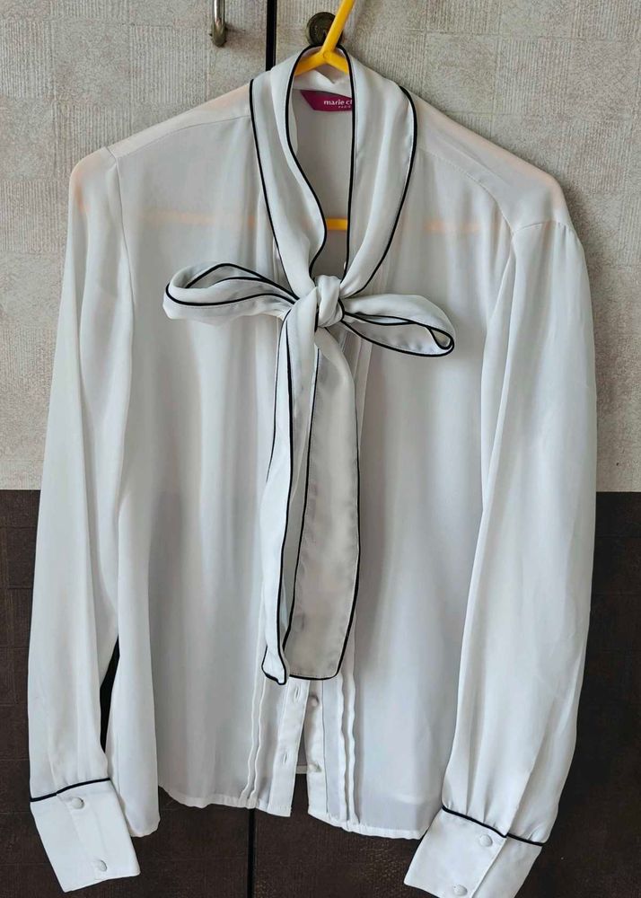 Chic White Bow Blouse