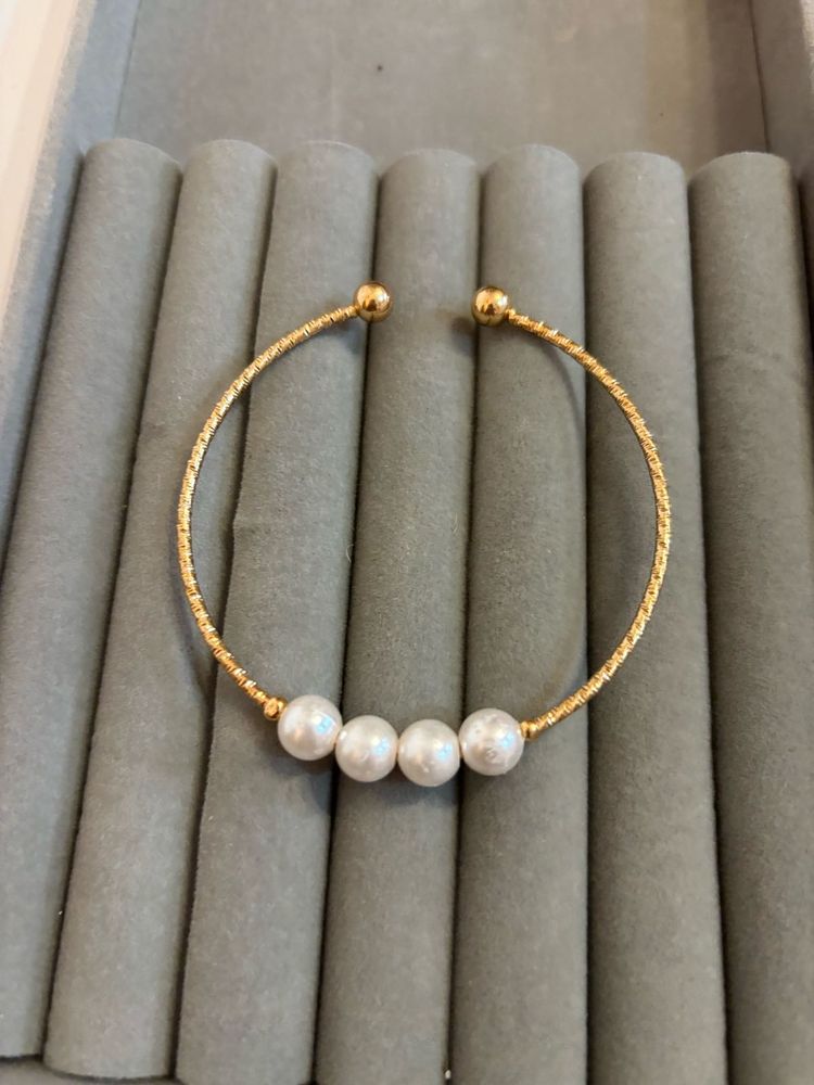 Elegant Pearl &amp; Gold Tone Cuff Bracelet
