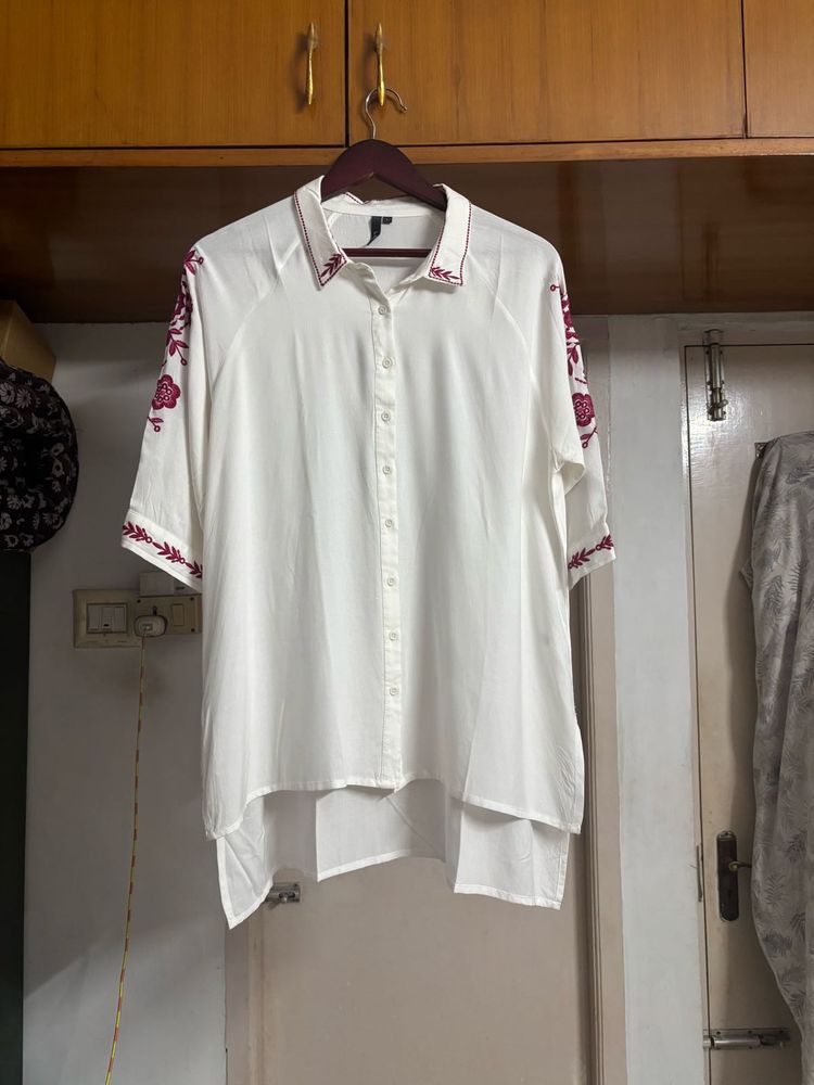 Like 🆕 “LOV” White Floral Embroidered Shirt style