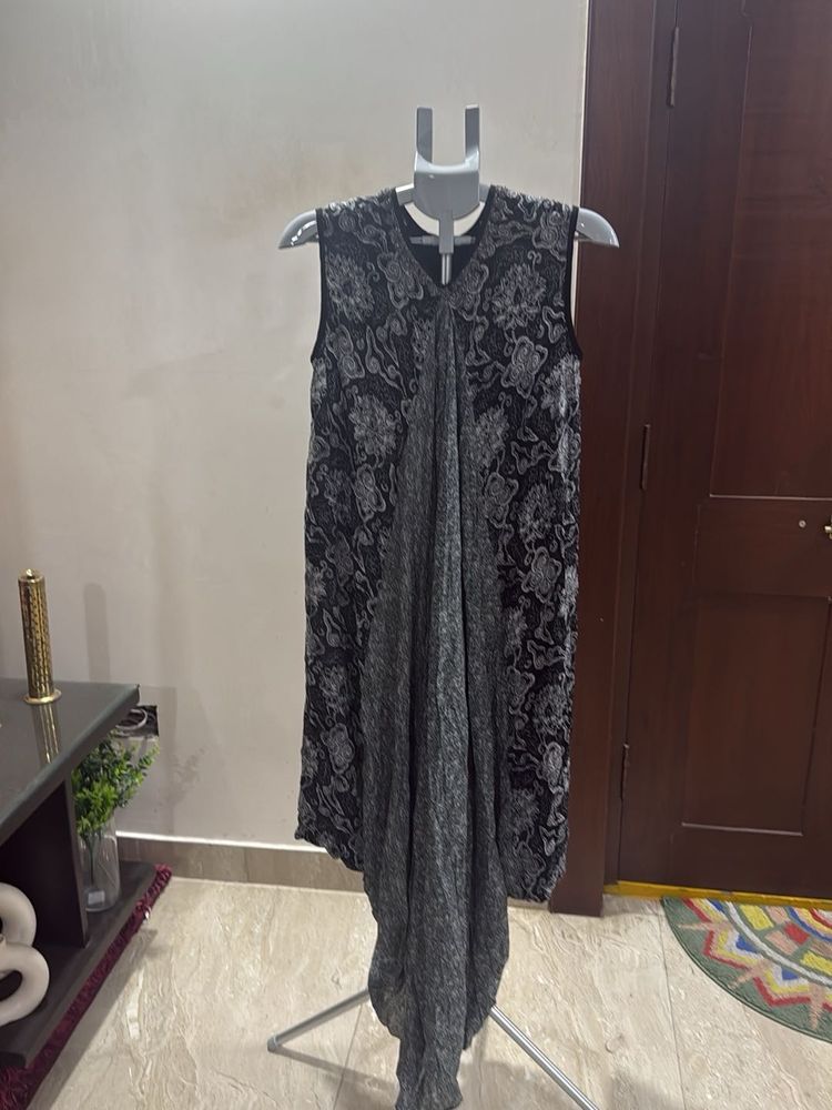 Elegant Sleeveless Printed Ethnic Gown