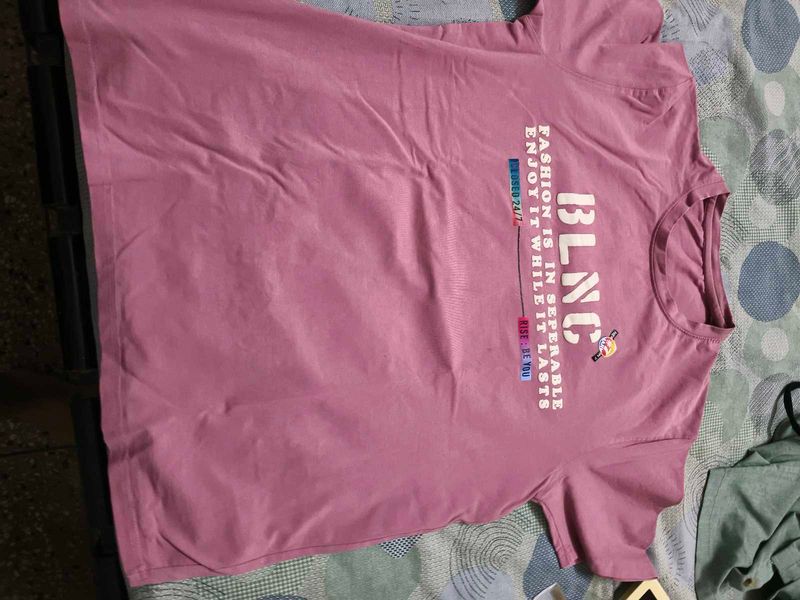 Men's Beautiful Printed Pink T Shirt In L 40 Size