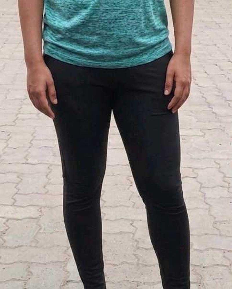Comfortable Black Athletic Leggings