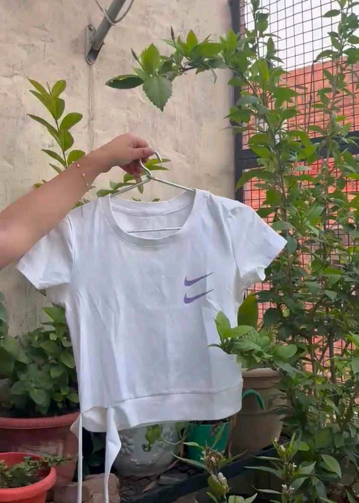 Nike White Cropped T-Shirt