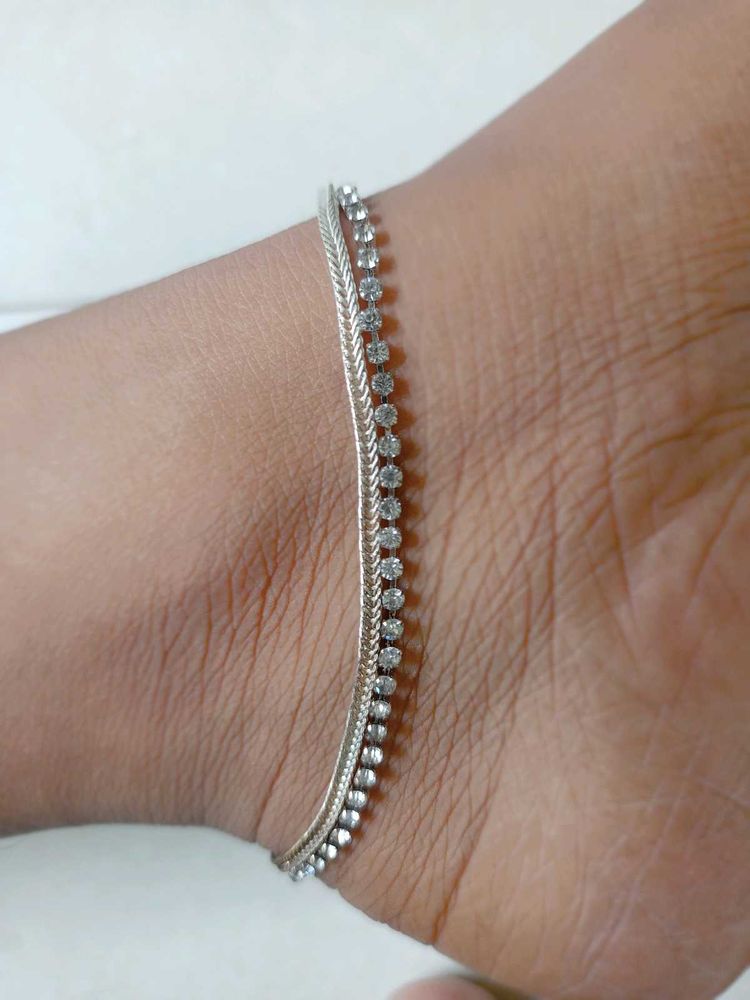 Silver Anklet with Sparkling Detail