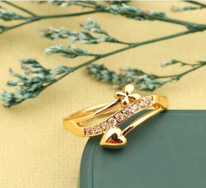 Charming Gold-Plated Ring with Heart &amp; Flower
