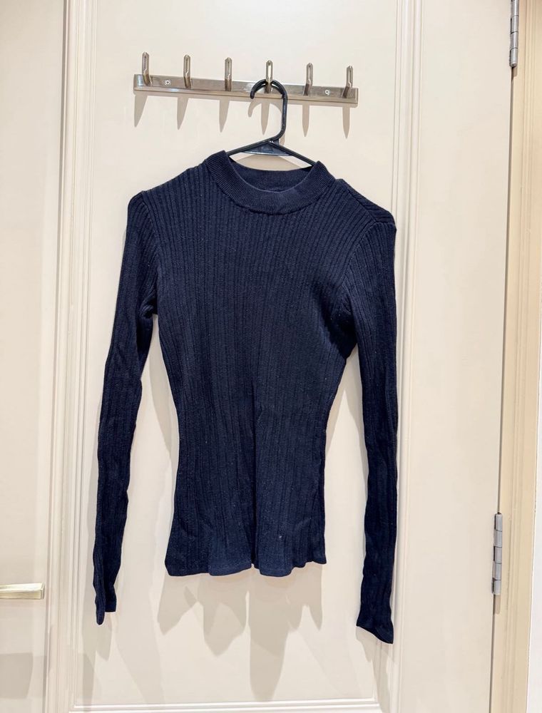 Ribbed Mock Neck Long Sleeve Top