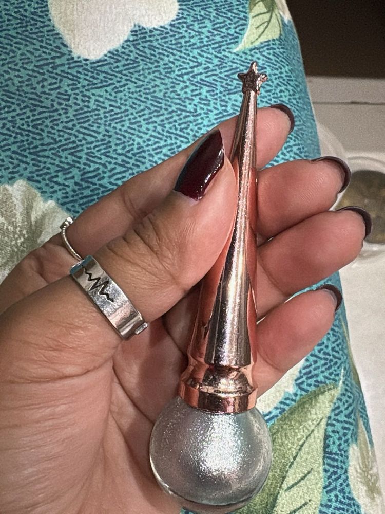 Shimmer Eyeliner with Star Cap