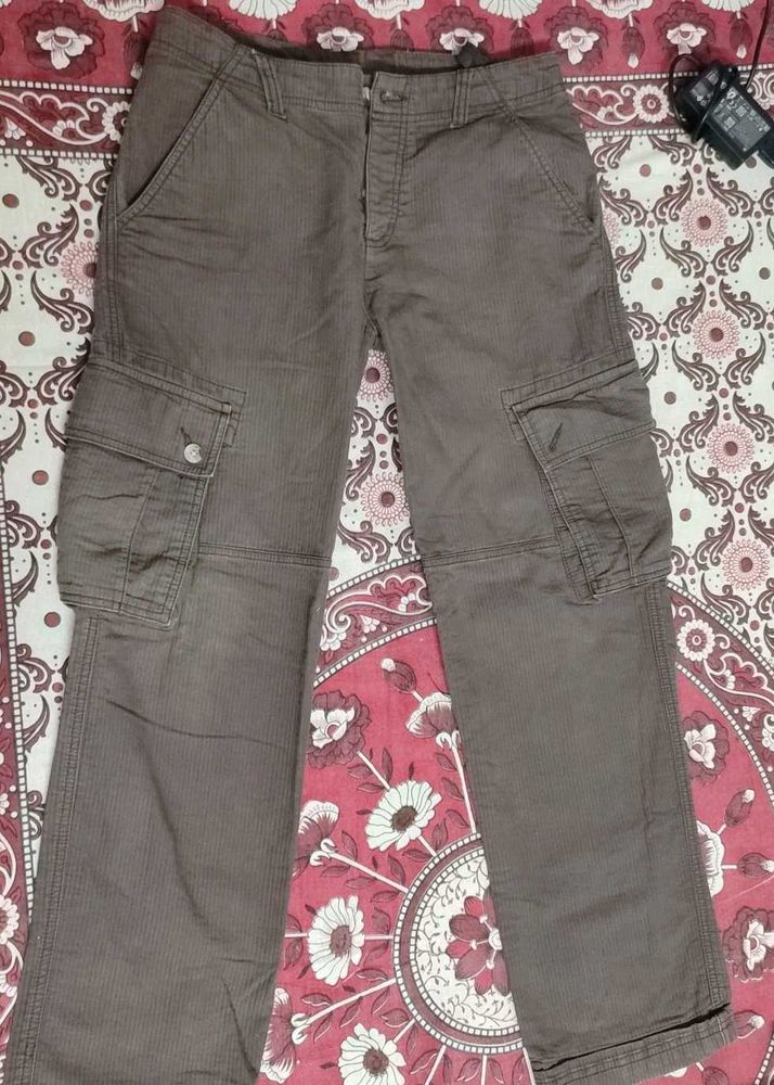 Cargo tracking pants