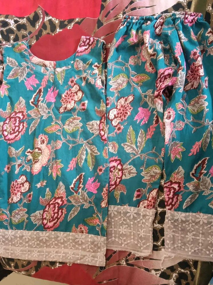 Beautiful Floral Print Kurta Set