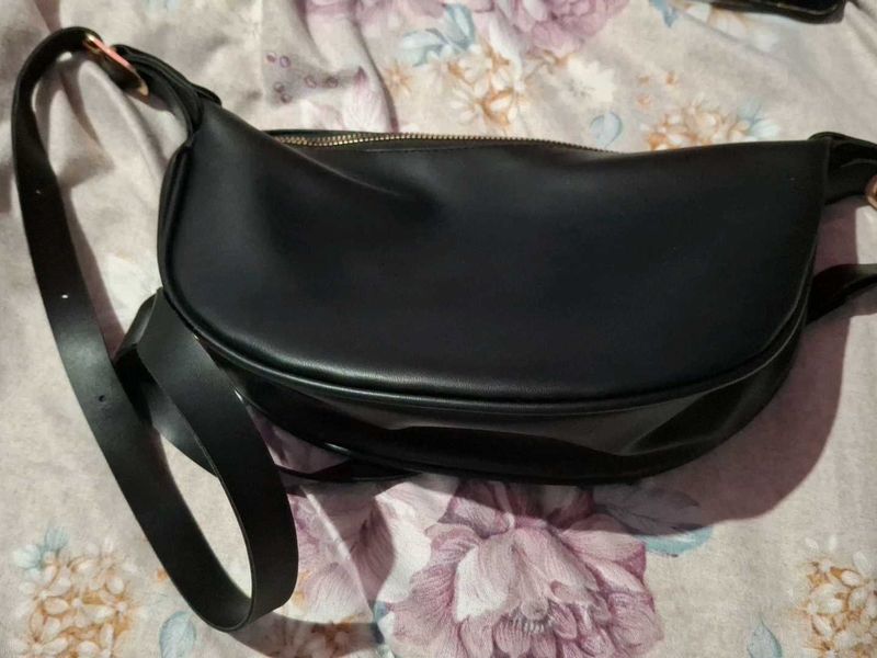 Chic Black Crossbody Bag