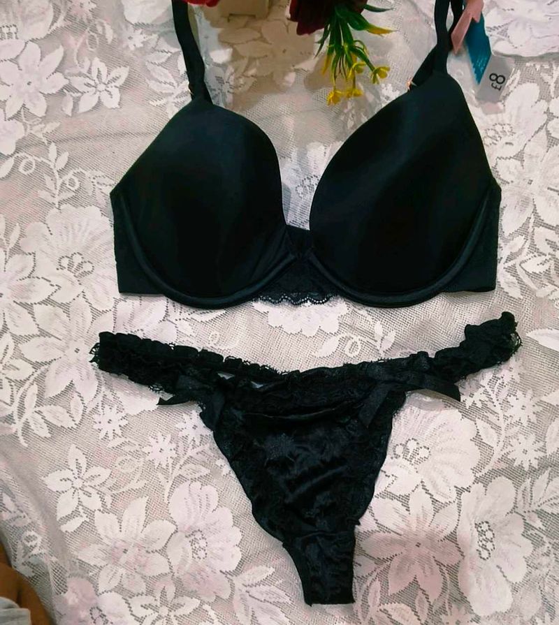 Black Lace Bra &amp; Thong Set