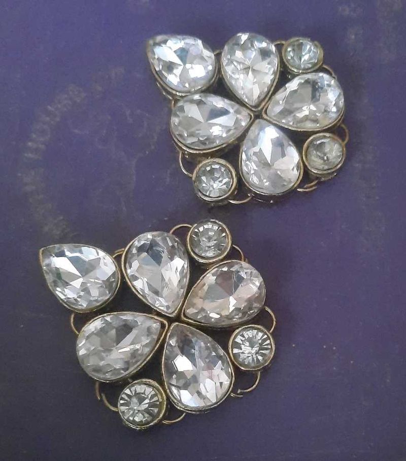 Sparkling Rhinestone Brooch Set