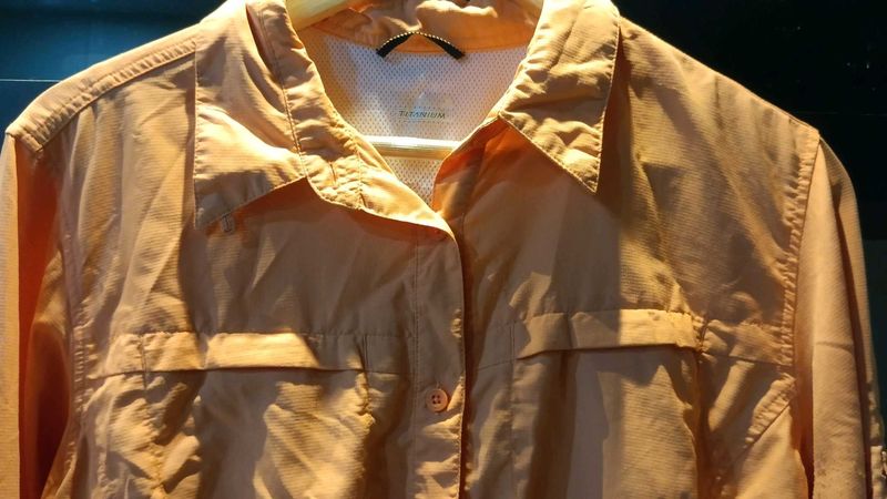 Columbia Lightweight Shirt – Imported | Excellent