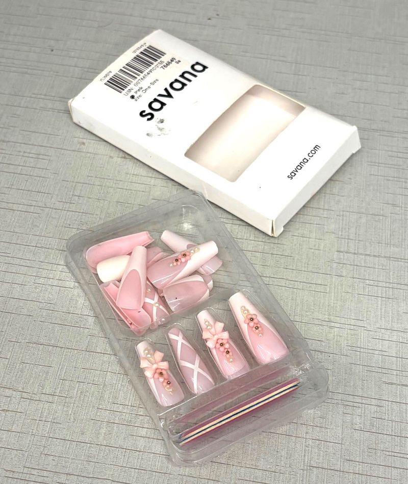 Press on nails