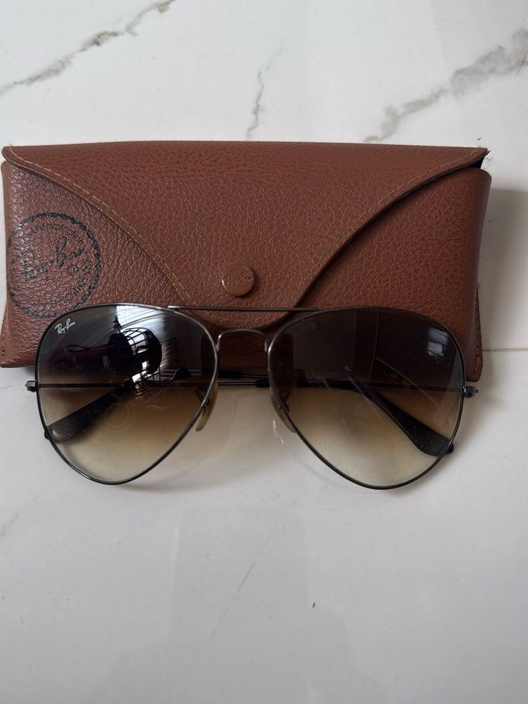 Ray-Ban Aviator Sunglasses with Case
