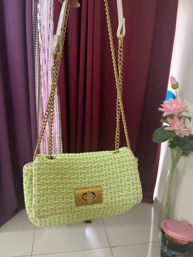 H&amp;M Chic Green Woven Chain Bag