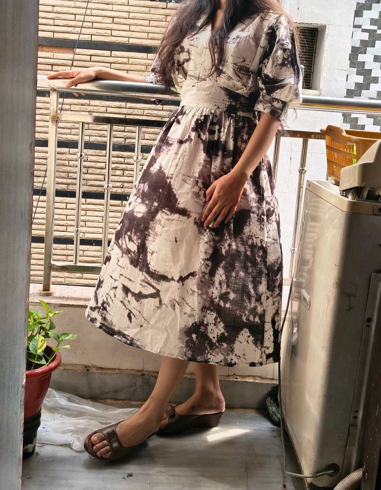 Stylish Black &amp; White Tie-Dye Midi Dress