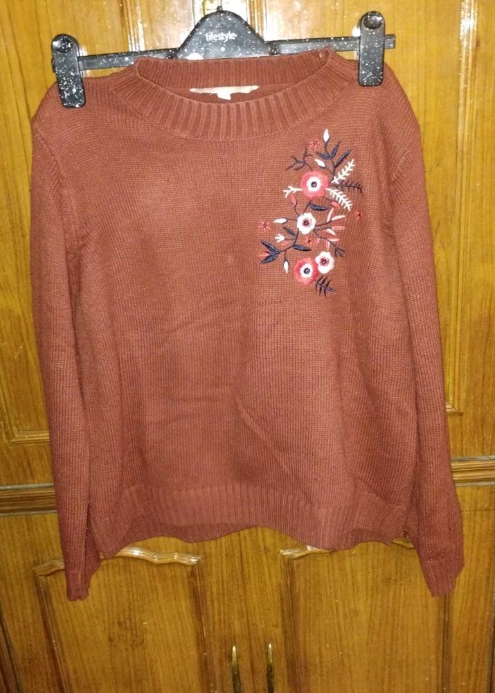 Embroidery sweatshirt