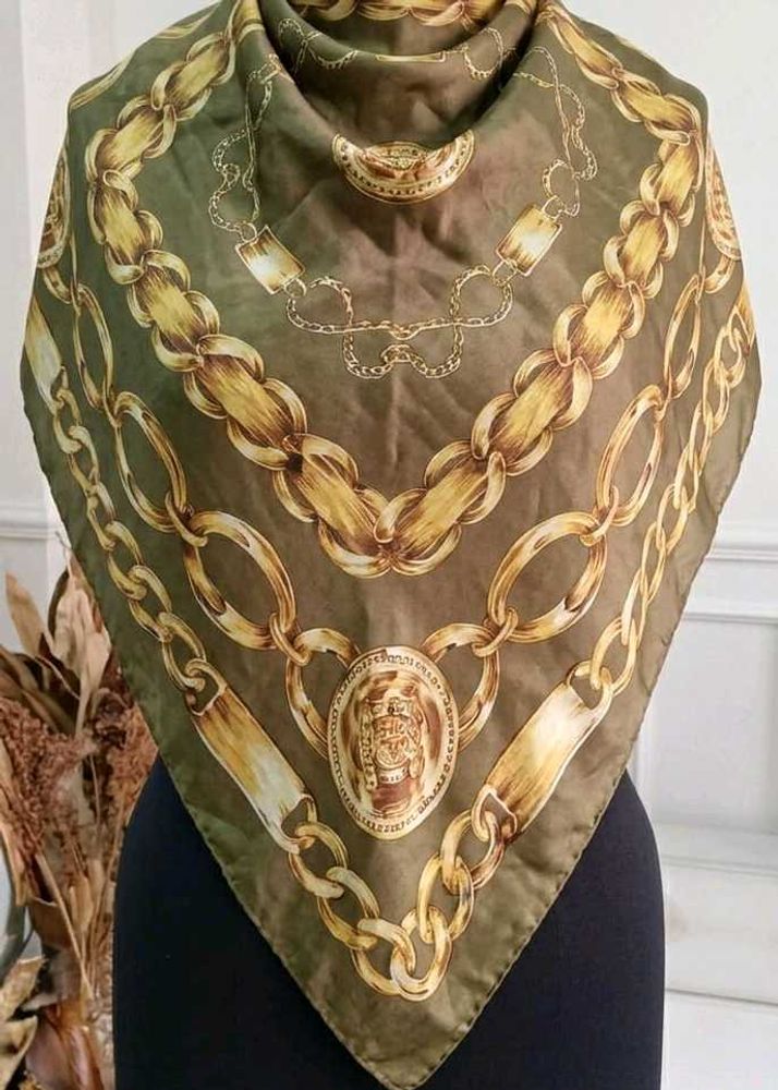 Elegant Silk Chain Print Scarf