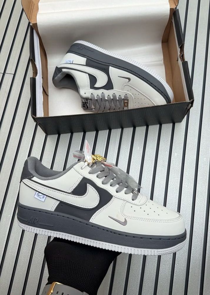 Nike Air Force 1 Sneakers
