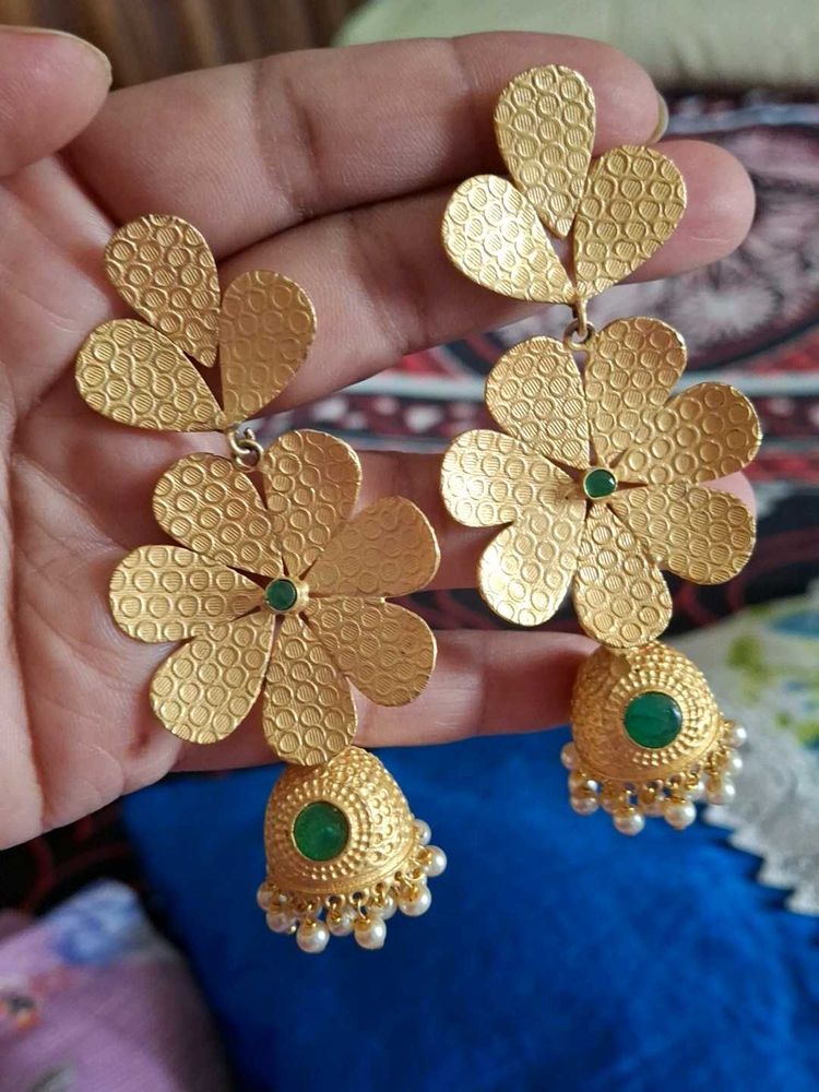 Elegant Gold Floral Jhumka Earrings