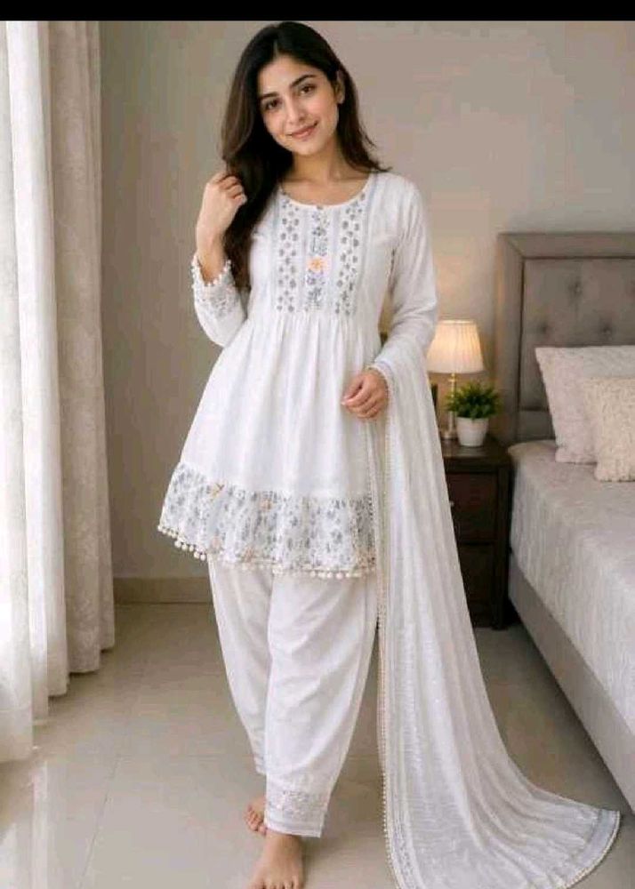 Elegant White Kurta Set with Dupatta