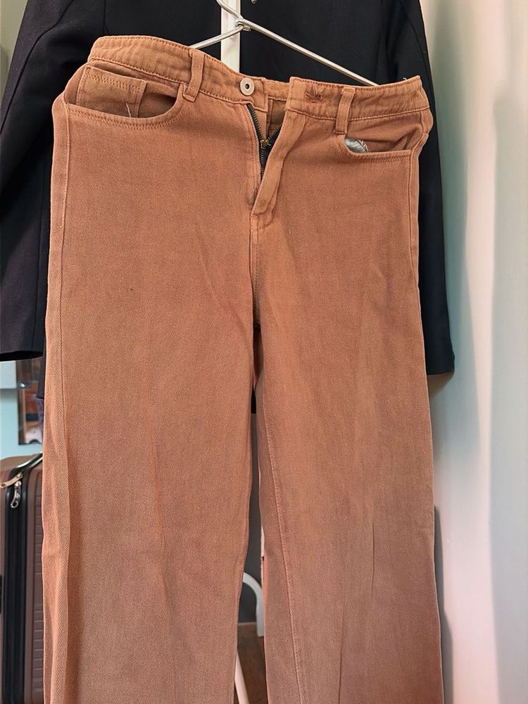 brown pants