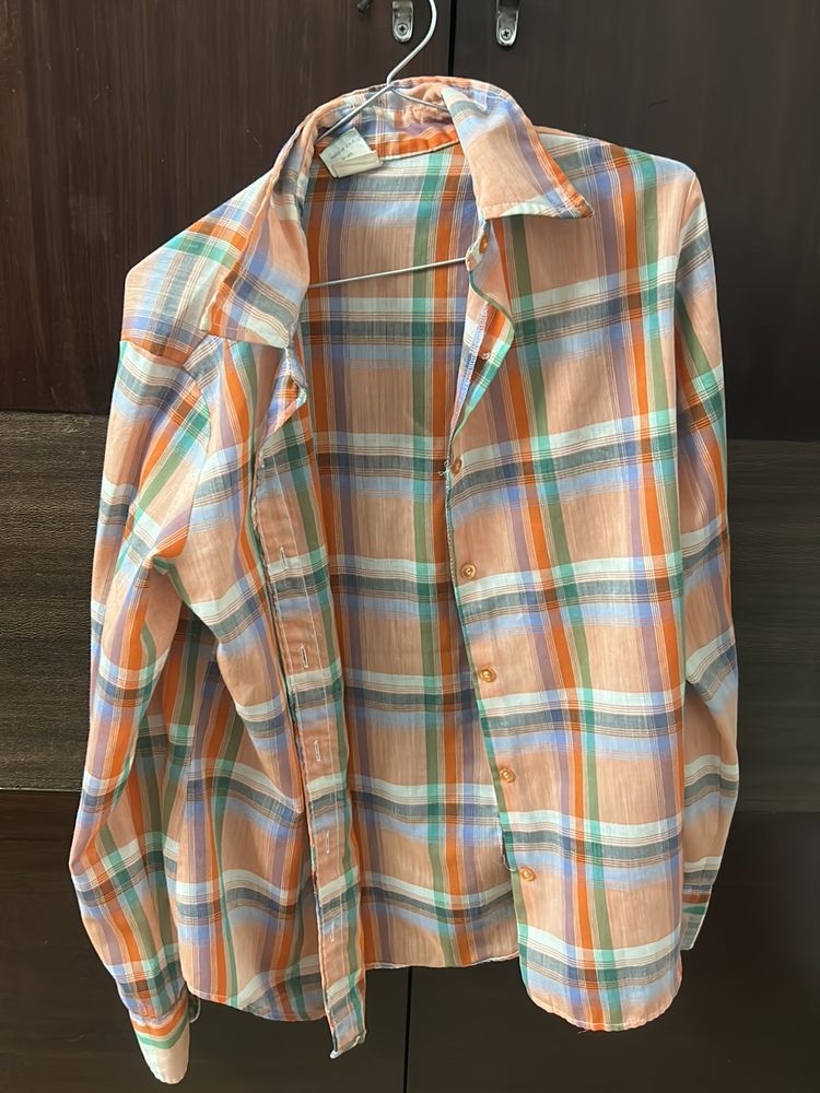 Wrangler’s Nude Colored checkered Women’s shirt 🥺