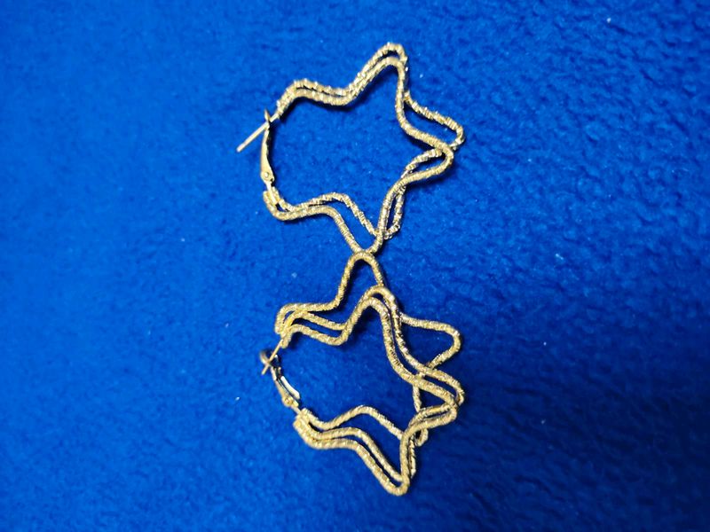 Set Of 4 Trandy Earrings