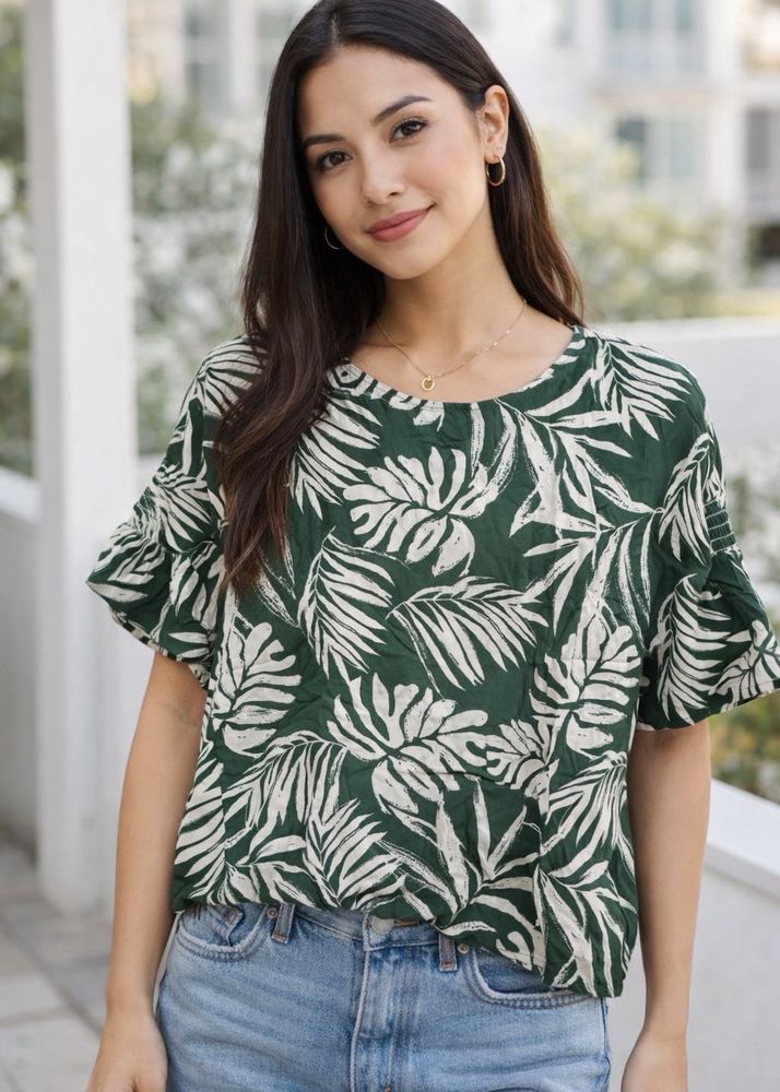 Trendy Tropical Leaf Print Top