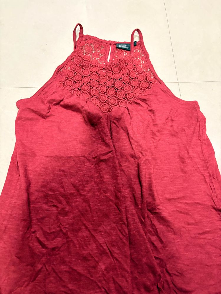 Chic Red Crochet Neck Tank Top